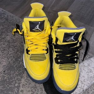 Lightning Jordan 4’s 2021 size 6.5